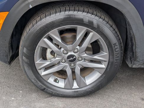 Used 2023 Kia Seltos S image 13