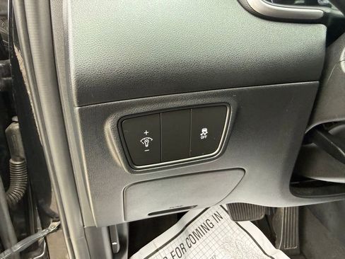 Certified 2023 Hyundai Tucson SE image 12