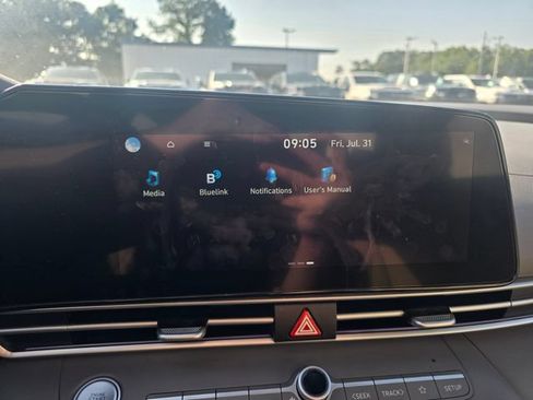 Used 2025 Hyundai Elantra SEL FWD image 20