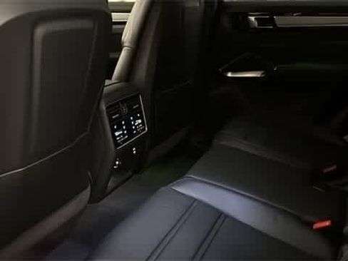Used 2023 Porsche Cayenne Turbo image 28