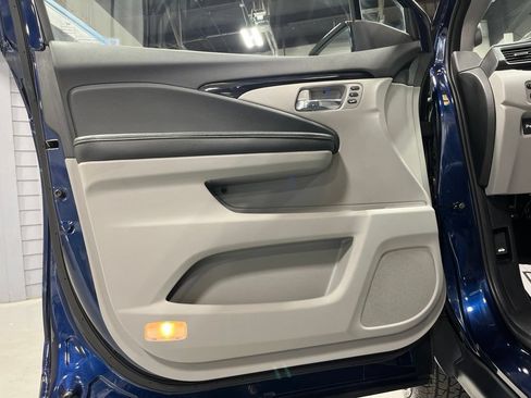 Used 2017 Honda Pilot Touring image 10