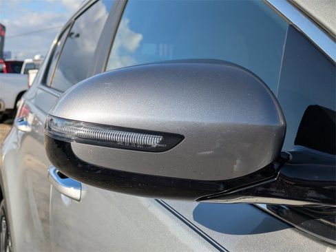 Used 2022 Kia Sportage EX w/ EX Technology Package image 11