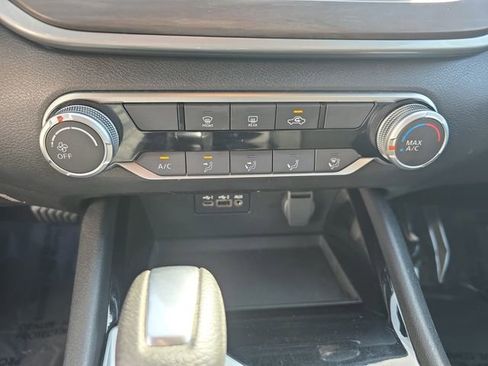 Used 2024 Nissan Altima 2.5 SV image 27