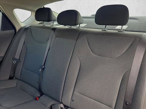 Used 2025 Kia K4 LXS image 17