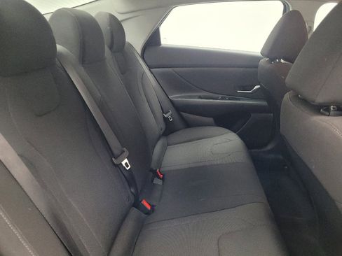 Used 2025 Hyundai Elantra SE FWD image 19