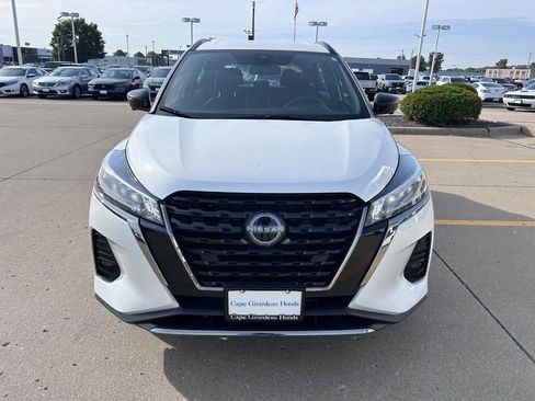 Used 2024 Nissan Kicks SR image 7