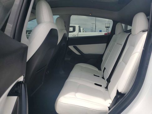 Used 2022 Tesla Model Y Long Range AWD/4WD image 13
