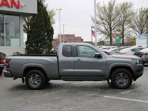 Certified 2025 Nissan Frontier SV RWD image 11