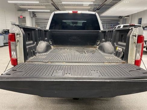 Used 2017 Ford F350 XLT image 9