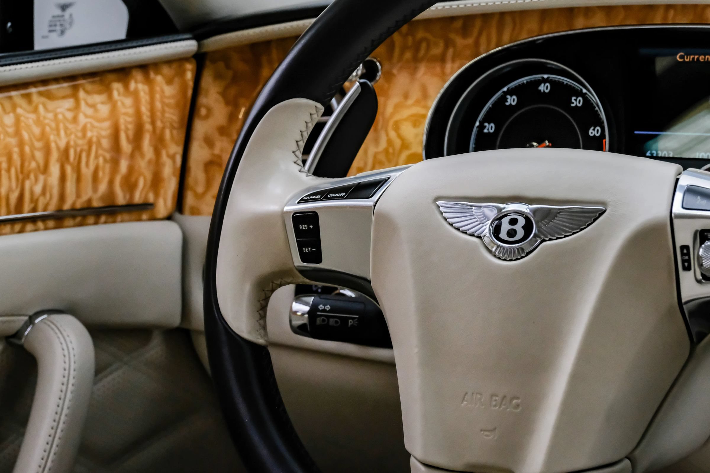 Used 2016 Bentley Flying Spur W12 AWD/4WD image 12