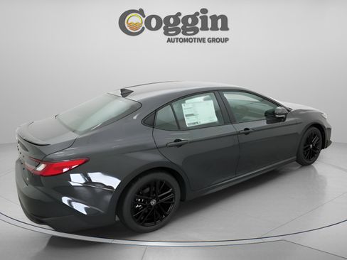 New 2026 Toyota Camry SE FWD image 17