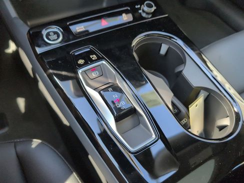 New 2025 Audi A6 e-tron Premium Plus image 16