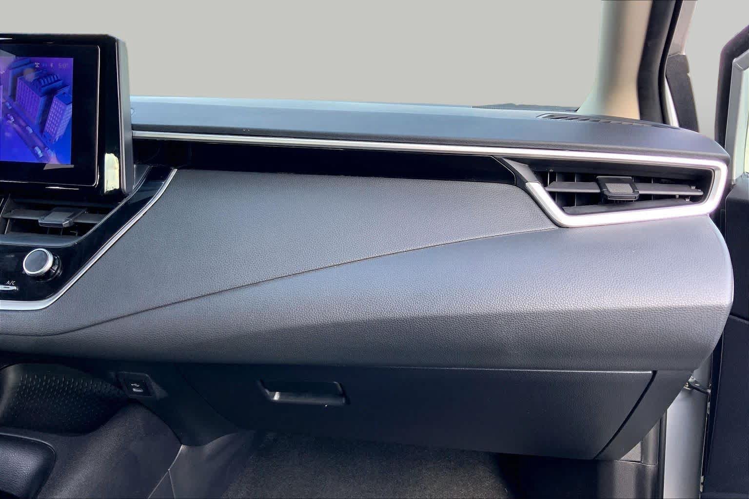 Used 2024 Toyota Corolla LE FWD image 18