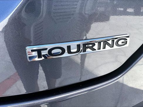 Used 2025 Honda Pilot Touring image 24