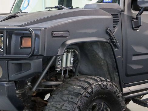 Used 2003 HUMMER H2 w/ Preferred Equipment Group AWD/4WD image 39