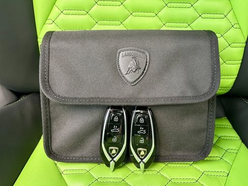 Used 2021 Lamborghini Urus image 35