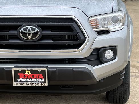Used 2023 Toyota Tacoma SR5 AWD/4WD image 8