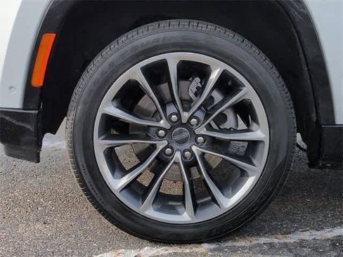 Used 2024 Jeep Wagoneer Series III image 13