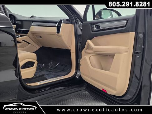 Used 2022 Porsche Cayenne Platinum Edition AWD/4WD image 15