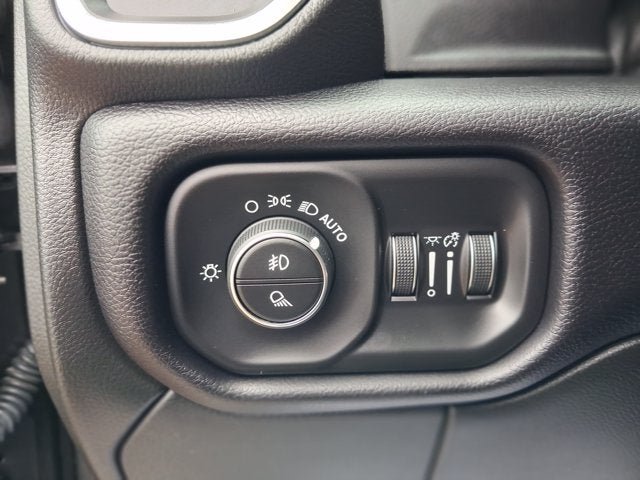 Used 2022 RAM 3500 Laramie AWD/4WD image 12