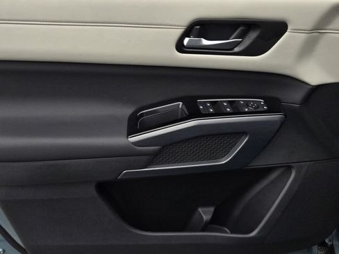 New 2026 Nissan Pathfinder SL FWD image 19