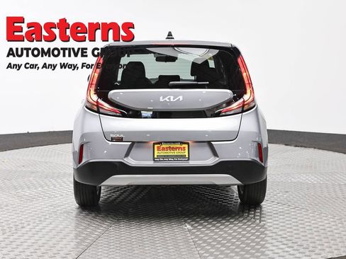 Used 2025 Kia Soul LX w/ LX Technology Package image 6