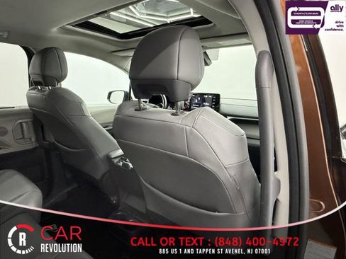 Used 2024 Toyota Sienna XLE image 62