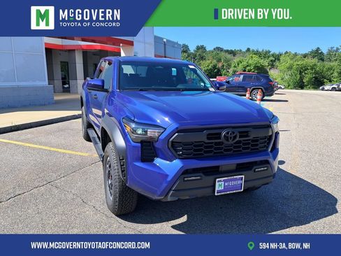Used 2025 Toyota Tacoma TRD Off-Road AWD/4WD image 7
