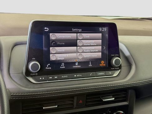 Used 2023 Nissan Rogue S image 34