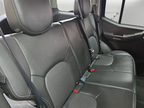 Used 2014 Nissan Xterra PRO-4X w/ Pro-4x Leather Package image 13