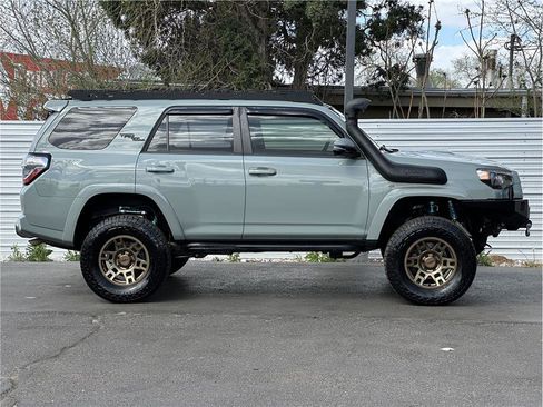 Used 2022 Toyota 4Runner TRD Off-Road Premium w/ Moonroof Package image 9