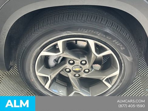 Used 2025 Chevrolet Trax LT w/ LT Convenience Package FWD image 14