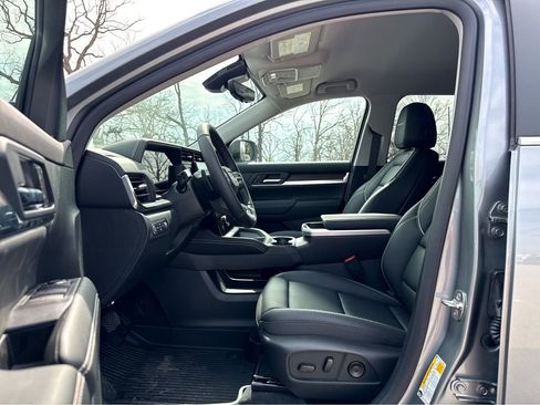 New 2026 GMC Terrain Denali w/ LPO, Floor Liner Package image 8