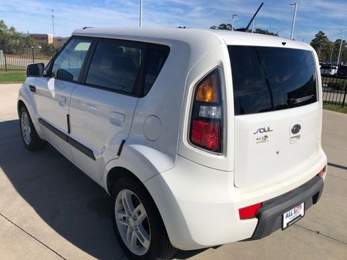 Used 2010 Kia Soul + image 10