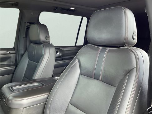 Used 2022 Chevrolet Suburban RST w/ Luxury Package image 26