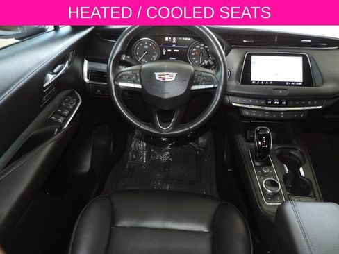 Used 2022 Cadillac XT4 Premium Luxury w/ Technology Package FWD image 18