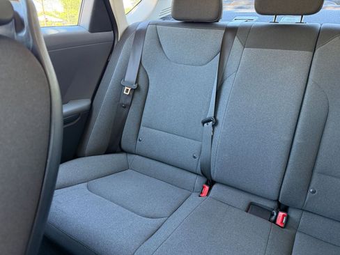 Used 2025 Kia K4 LXS image 40