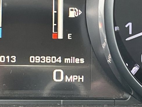 Used 2015 Land Rover Range Rover Sport SE image 38