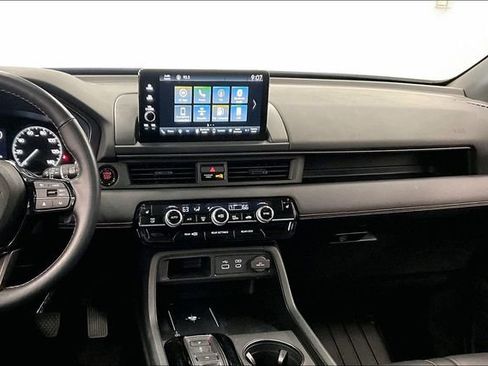 Used 2023 Honda Pilot TrailSport image 6