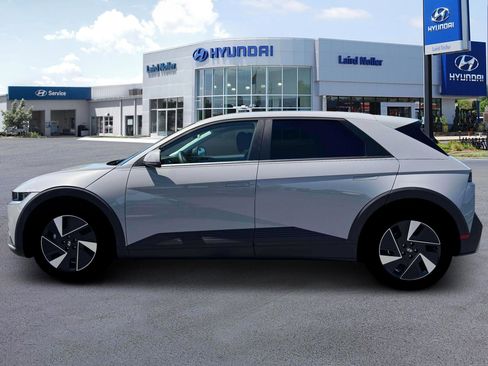 New 2026 Hyundai Ioniq 5 SE image 3