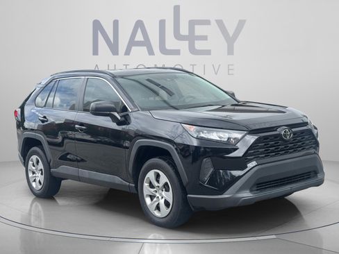 Used 2021 Toyota RAV4 LE FWD image 10