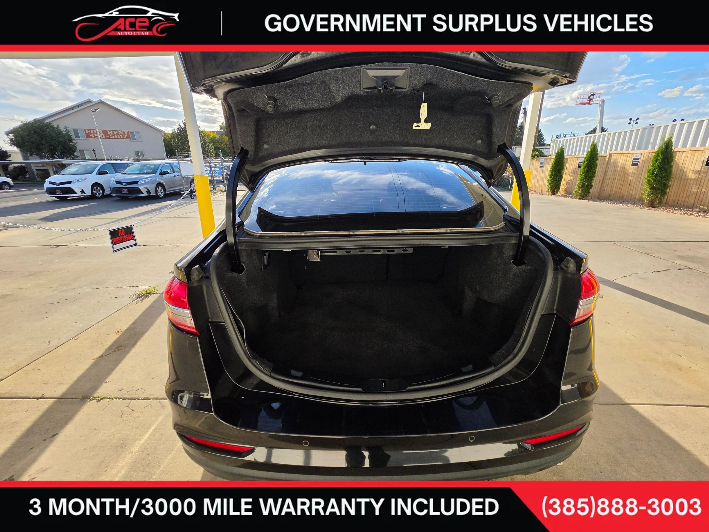 Used 2019 Ford Fusion SE FWD image 14
