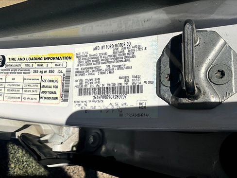 Used 2016 Ford Fusion SE w/ Equipment Group 202A image 36