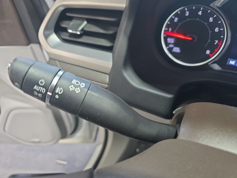 Used 2020 GMC Acadia SLT FWD image 27