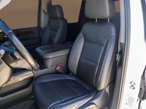 Used 2022 Chevrolet Silverado 2500 LT w/ Convenience Package image 7