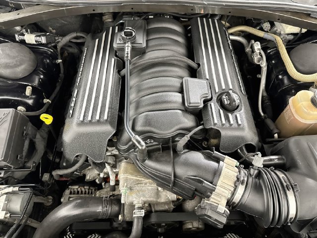 Used 2016 Dodge Challenger R/T Scat Pack w/ Leather Interior Group RWD image 34