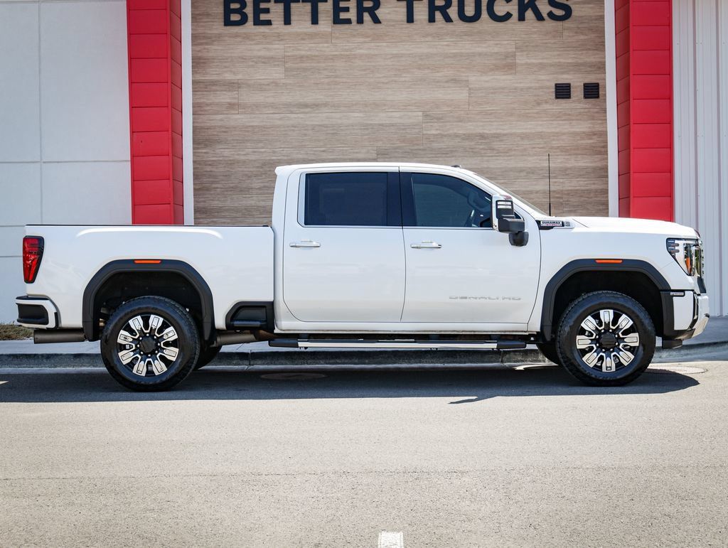 Used 2024 GMC Sierra 3500 Denali w/ Denali Reserve Package AWD/4WD image 2