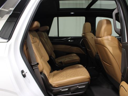Used 2024 Cadillac Escalade Premium Luxury w/ LPO, Floor Liner Package AWD/4WD image 25