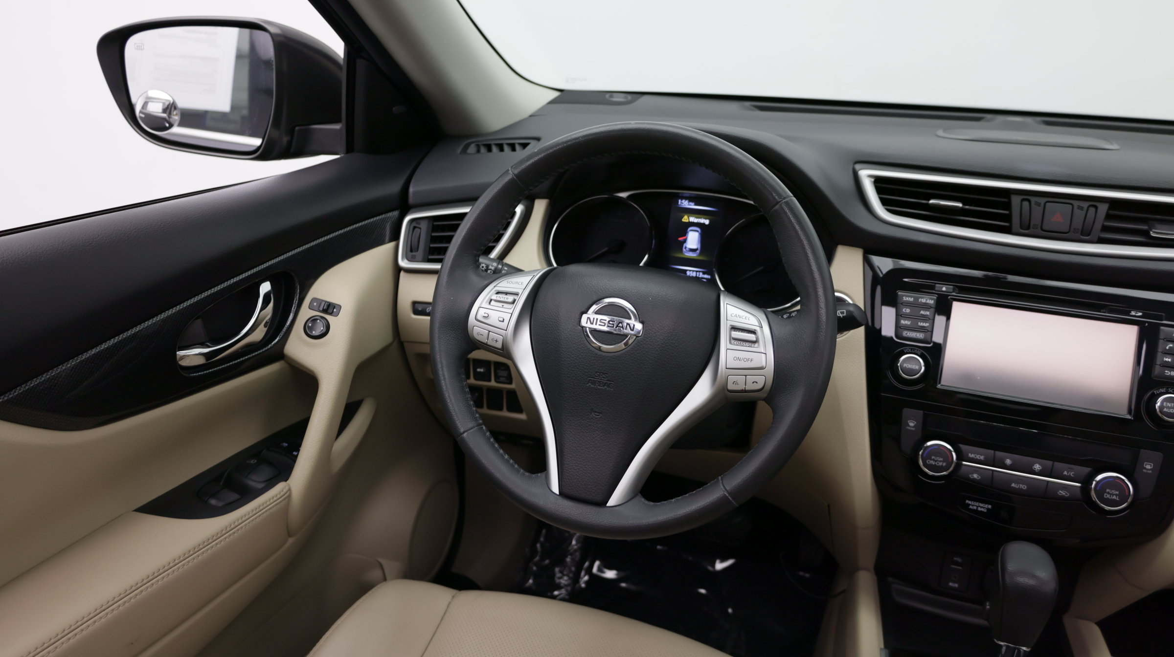 Used 2016 Nissan Rogue SL w/ SL Premium Package FWD image 31