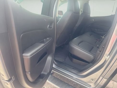 Used 2019 GMC Canyon SLT w/ Driver Alert Package image 12